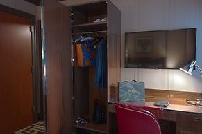 The Iroquois New York