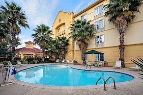 La Quinta Inn & Suites by Wyndham Houston West Park 10