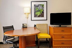 La Quinta Inn & Suites by Wyndham Houston West Park 10