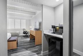 Prodigy Hotel, a Days Inn by Wyndham