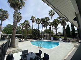 Prodigy Hotel, a Days Inn by Wyndham
