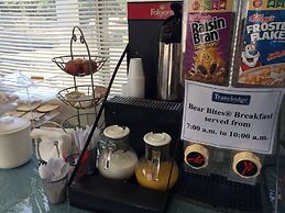 Travelodge by Wyndham Clearlake