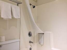 Travelodge by Wyndham Clearlake