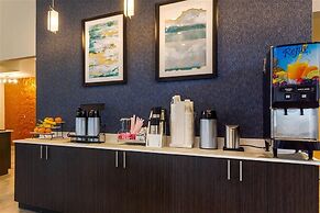 Days Inn & Suites by Wyndham Bowling Green