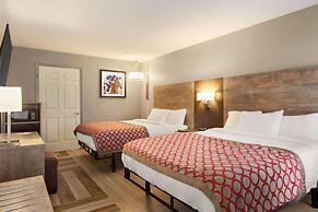 Days Inn & Suites by Wyndham Bowling Green