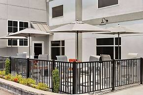 Days Inn & Suites by Wyndham Bowling Green