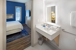 Holiday Inn Express and Suites Atlanta Downtown, an IHG Hotel