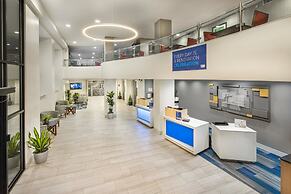 Holiday Inn Express and Suites Atlanta Downtown by IHG