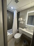 Holiday Inn Express and Suites Atlanta Downtown by IHG