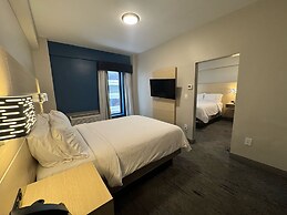 Holiday Inn Express and Suites Atlanta Downtown by IHG