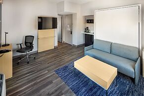 Holiday Inn Express and Suites Atlanta Downtown by IHG