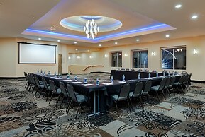 Holiday Inn Express and Suites Atlanta Downtown by IHG