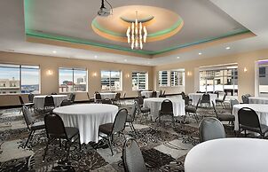 Holiday Inn Express and Suites Atlanta Downtown by IHG