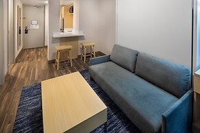 Holiday Inn Express and Suites Atlanta Downtown by IHG