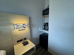 Holiday Inn Express and Suites Atlanta Downtown by IHG