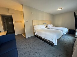 Holiday Inn Express and Suites Atlanta Downtown by IHG