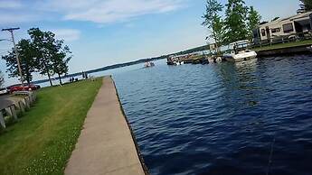 Econo Lodge Cadillac