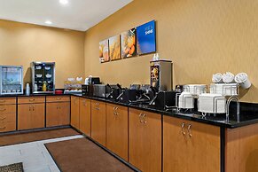 Comfort Suites Saginaw North