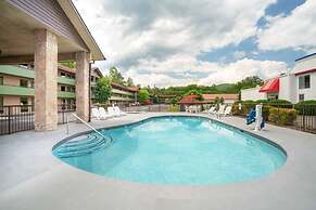 Days Inn By Wyndham Pigeon Forge South