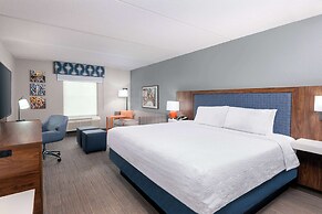 Hampton Inn & Suites Charlottesville-At the University