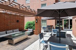 Hampton Inn & Suites Charlottesville-At the University