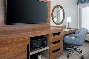 Hampton Inn & Suites Charlottesville-At the University