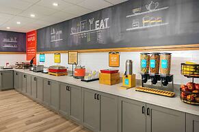 Hampton Inn & Suites Charlottesville-At the University