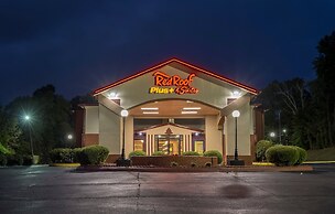 Red Roof Inn PLUS+ & Suites Opelika