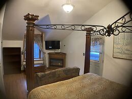 7 Gables Inn & Suites