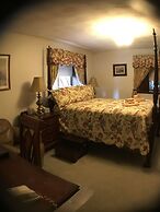 7 Gables Inn & Suites