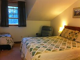 7 Gables Inn & Suites