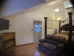 7 Gables Inn & Suites