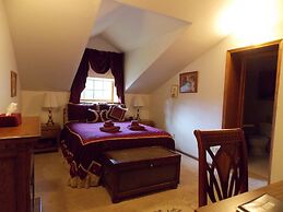 7 Gables Inn & Suites