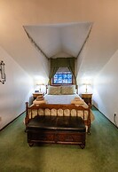 7 Gables Inn & Suites