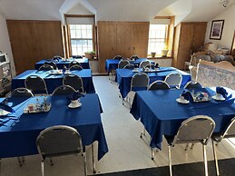 7 Gables Inn & Suites