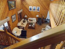 7 Gables Inn & Suites