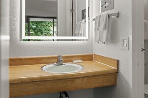 Vagabond Inn Executive Old Town