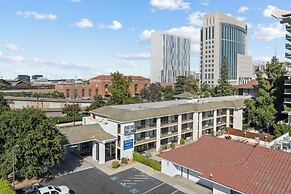 Vagabond Inn Executive Old Town