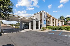 Vagabond Inn Executive Old Town