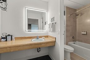 Vagabond Inn Executive Old Town