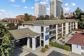 Vagabond Inn Executive Old Town