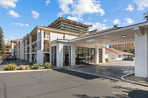 Vagabond Inn Executive Old Town