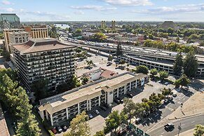 Vagabond Inn Executive Old Town