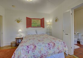 Secret Garden Inn and Cottages
