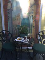 Secret Garden Inn and Cottages