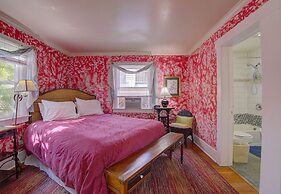 Secret Garden Inn and Cottages