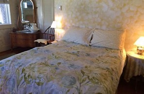 Secret Garden Inn and Cottages