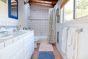 Secret Garden Inn and Cottages