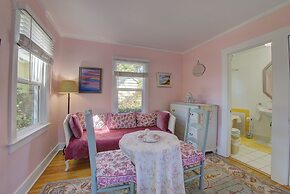 Secret Garden Inn and Cottages