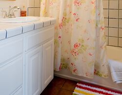 Secret Garden Inn and Cottages